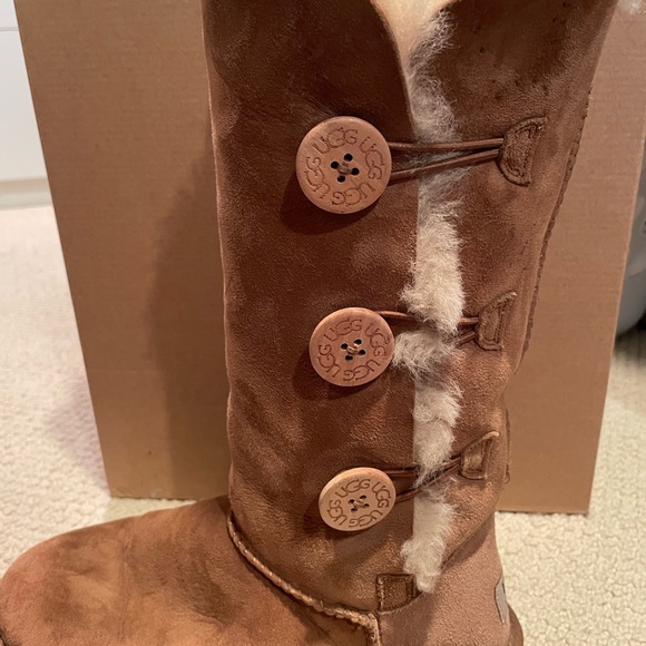 Women’s UGG Bailey button tall boots size 7 chestnut - Picture 4 of 8